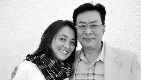 不知不觉中,王诗槐心底沉睡多年的爱被王筠悄然点燃了……祝愿他暮年