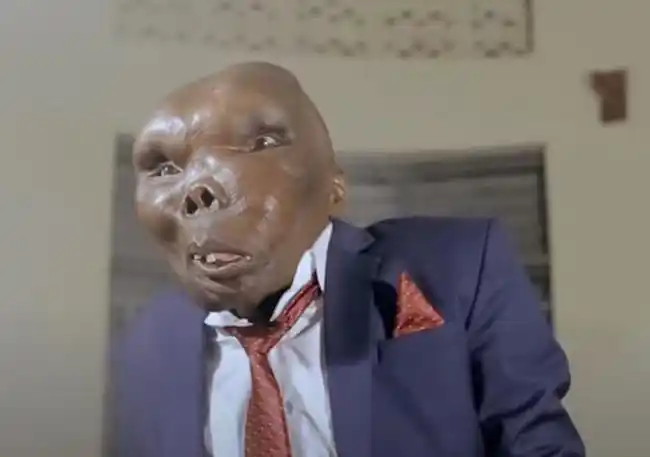 世界最丑男遭母抛弃被戴绿帽他反转人生当歌星娶娇妻