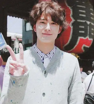 男天然卷发型设计适合自来卷男生的短发发型图片