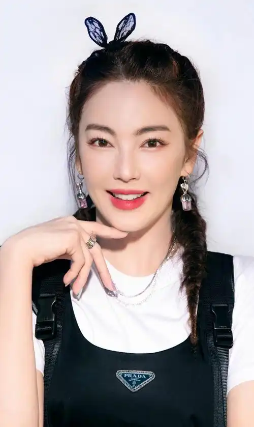 演员张雨绮,活出自我的女明星,请看美美哒照片