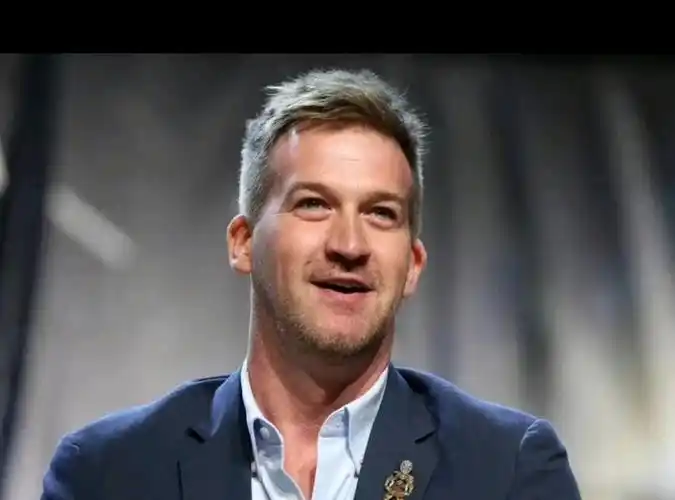 曾出演漫威电影和《星际迷航》等作品的加拿大男演员肯内特·米歇尔