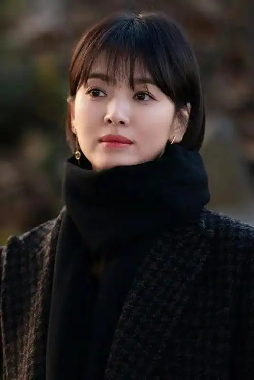 女性四十岁以后,尽量剪短发,这三款短发,能提升气质和减龄效果