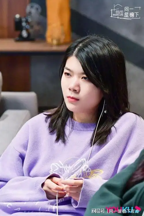 同一屋檐下褚梦娜王天奇爆发争吵李行陈柳明反向点评李诞