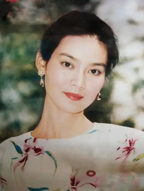 潘虹年轻的时候好美喜欢她吗