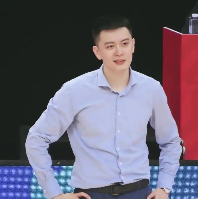 杨鸣最帅 #治愈系笑容#中了杨鸣的毒,无药可解,360度无 - 抖音