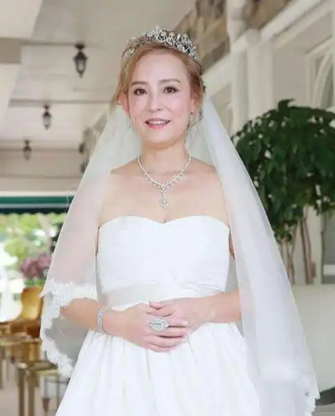 陈百强个人资料简介陈百强喜欢翁静晶还是何超琼