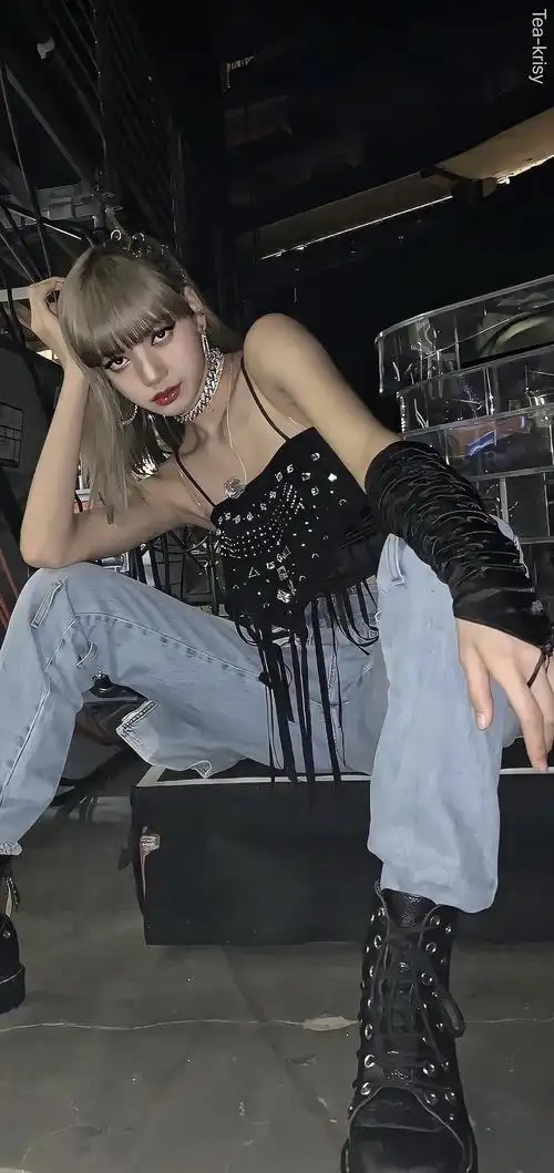 神仙颜值----lalalalisa_m