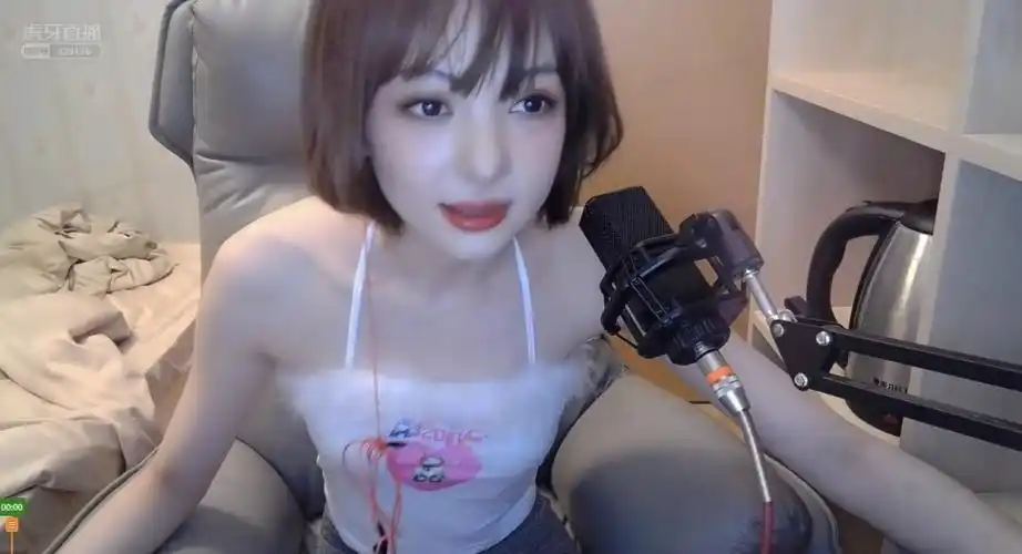 哈迪斯表白男生,张德美爆笑脸艺,不一样的德甲看虎牙!_腾讯新闻