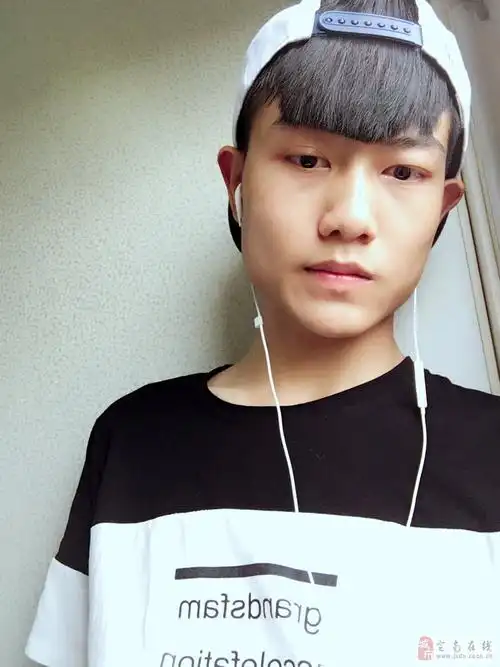 【帅男秀场】胡雄斌 20岁 巨蟹座 管理