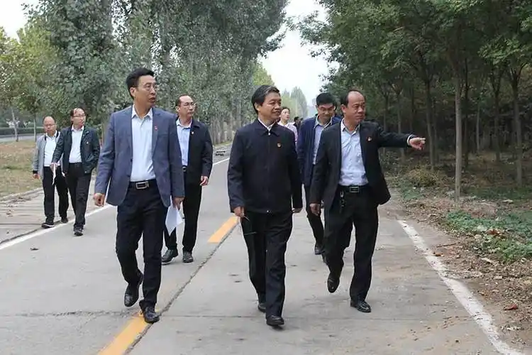 济源市市委书记张战伟在思礼镇调研