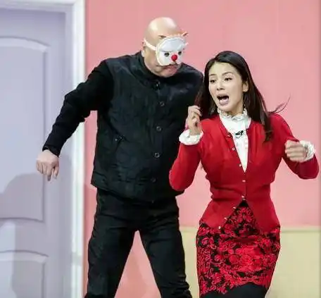 51岁郭冬临和妻子生活近照,娇妻不过30岁,两人低调幸福