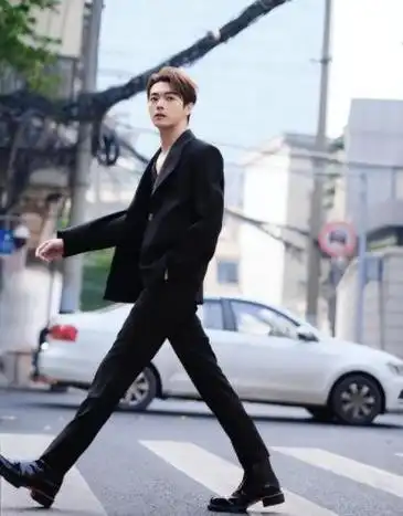 长相"精致小巧",实则"鹤立鸡群",这几位长腿男星藏得太深了