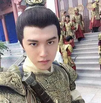 武延秀亲手弑父唐朝的三纲五常,从现代社会观点来看,比较讲究自由豪放