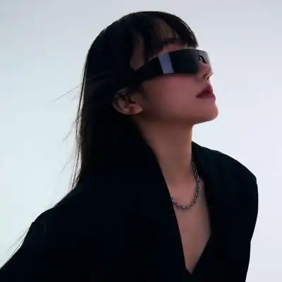 溺毙:野性风时尚高冷玩网女头.你要永远高傲 别被世俗叨唠_女生头像_