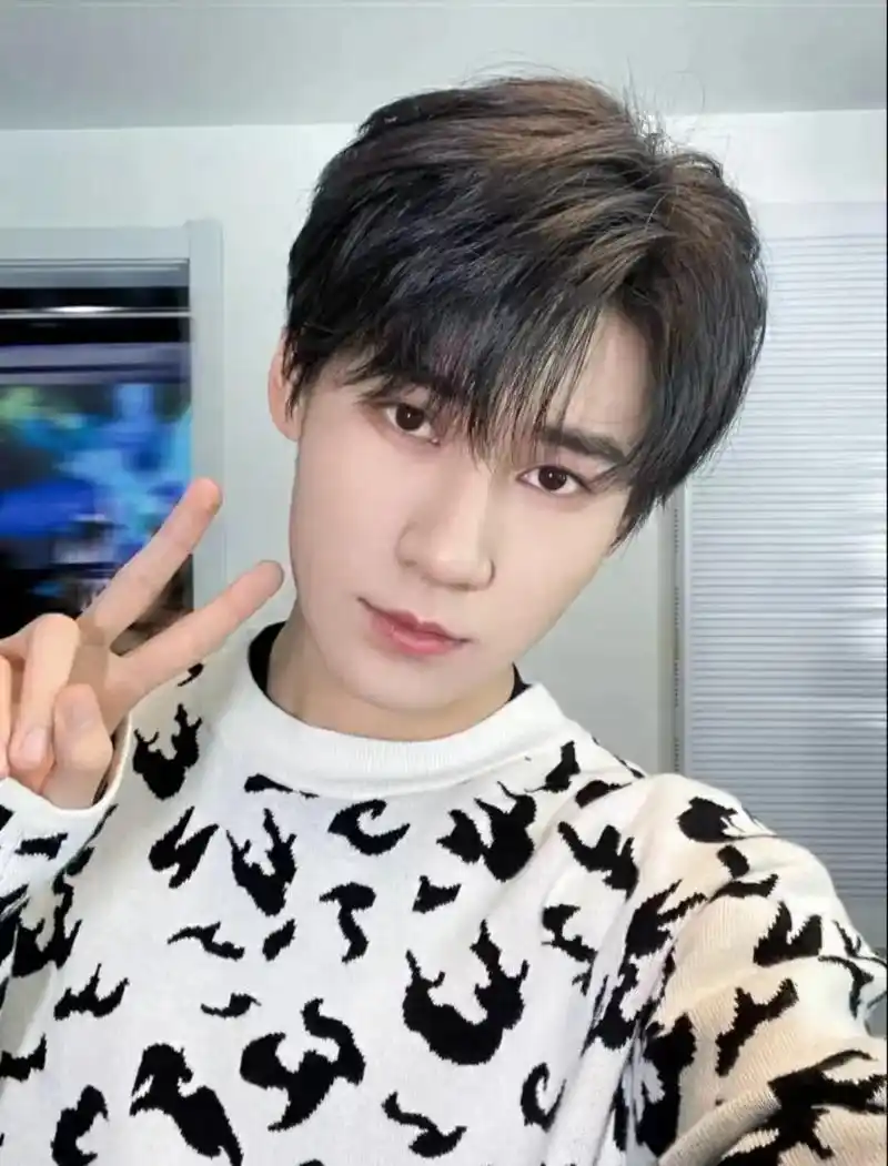 张真源高清图片分享20