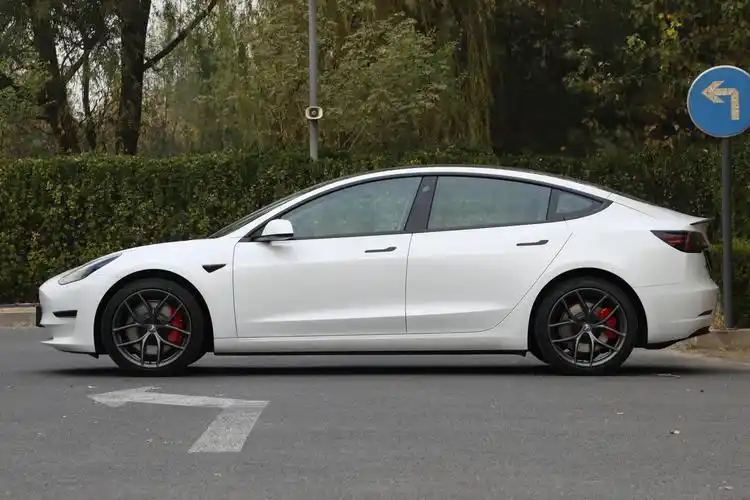 指导价33.19万,试驾特斯拉model 3 performance,开起来就是性能车