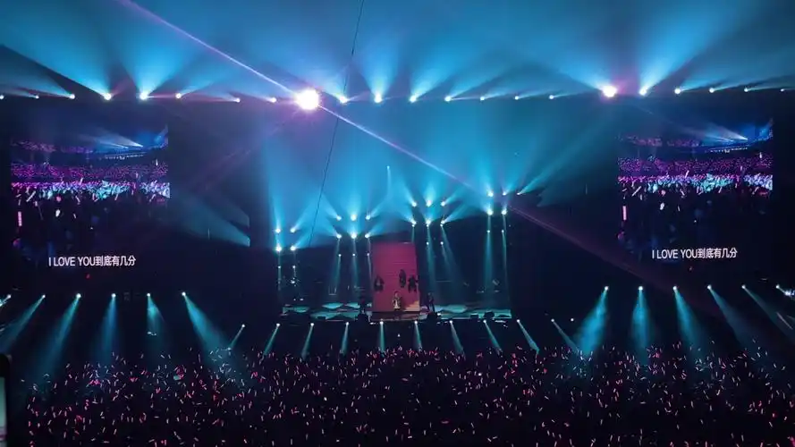 「潘玮柏」青岛狂爱演唱会 不得不爱 全场合唱 4k远景全程