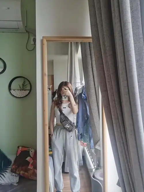 发现对镜自拍全身的几个小tips