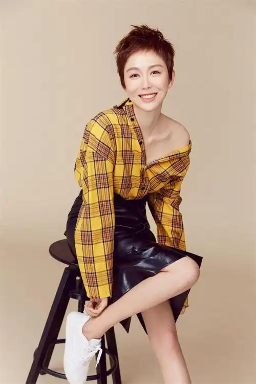 当时她很胖,只有17岁的年纪,体重却已经达到了120斤.