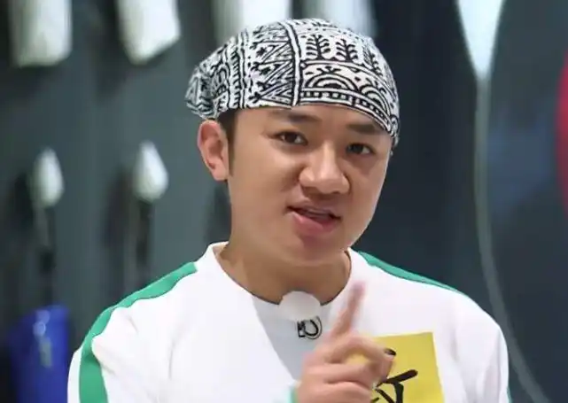 为什么王祖蓝在跑男带头巾,而其他节目从来不戴?原因其实忒简单|王祖