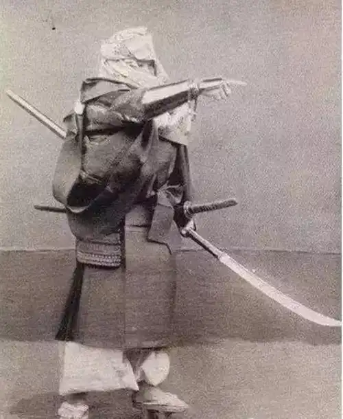 曾经砍得荷兰人落花流水,明清军队爱用的斩马刀什么样?