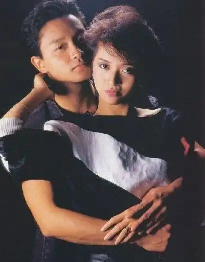 张国荣和梅艳芳合照 两人昔日罕见珍贵合照流出