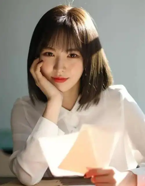 长脸女生适合的发型10款长脸适合的短发