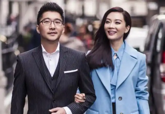 45岁陈数定居广东省城过年与老公赵胤胤秀恩爱结婚12年没生子