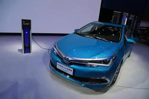 丰田卡罗拉corolla外插充电式混合动力版,深港澳车展华南首秀