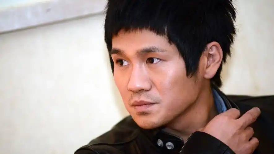 简介:《爸爸去哪儿2》曹格写真图片 自曝就喜欢趴在老婆身上,分享一组