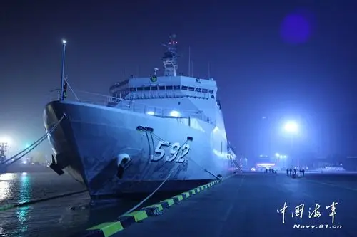 青岛军港夜幕下的各国海军战舰美轮美奂组图