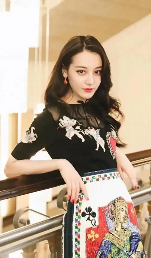 迪丽热巴明星壁纸24