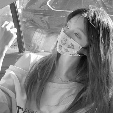 伤感黑白女头87张女生头像头像屋