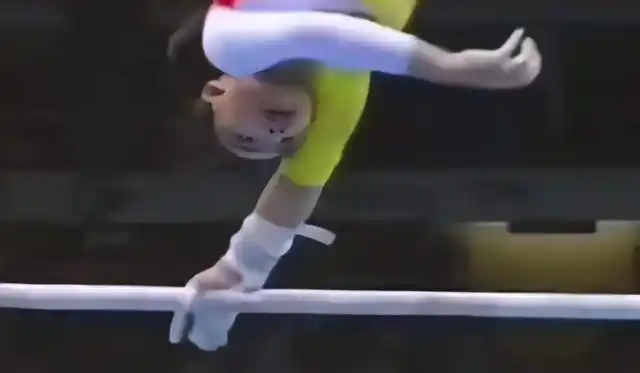 这个动作成为了与"马艳红下""莫氏空翻""奎媛媛平衡木炫目"一样以运动