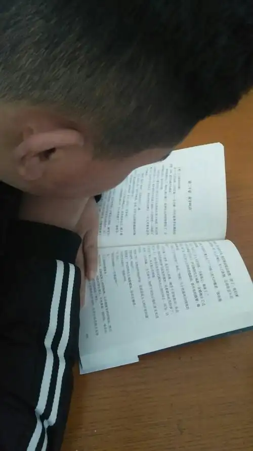 临沂华盛实验学校--八年级五班的读书照片