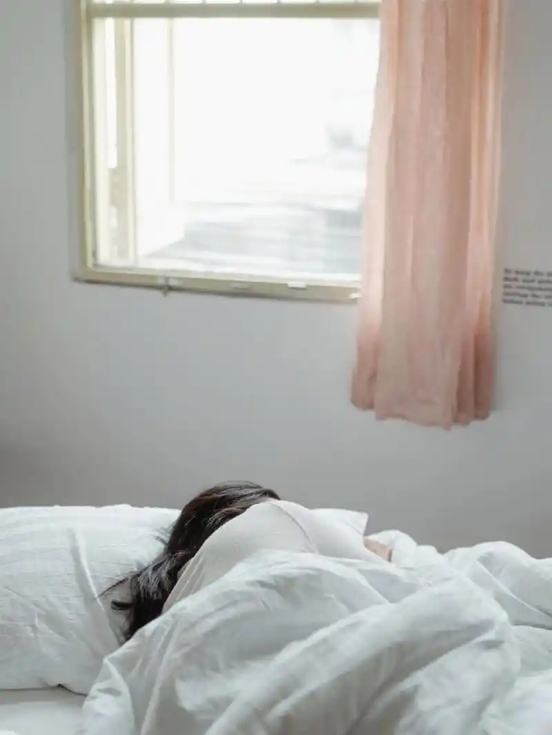 女人这辈子都不能好好侧睡98了吧7515 #生来热烈而自由# 	 能睡