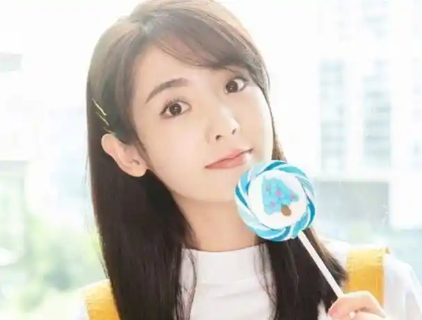 邢菲李婷婷都火了,最有争议的她也走红_大学_孟子义_什么