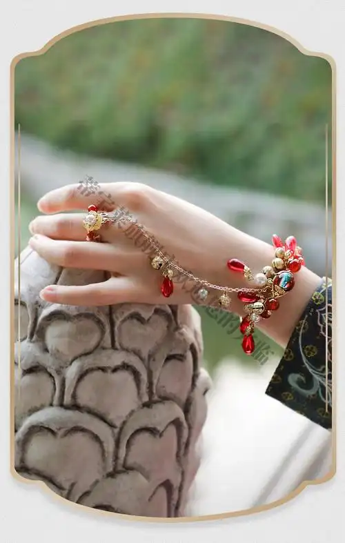 60蒂宝莱手链戒指一体链女古风手链女戒指一体流苏铃铛琉璃中国风超