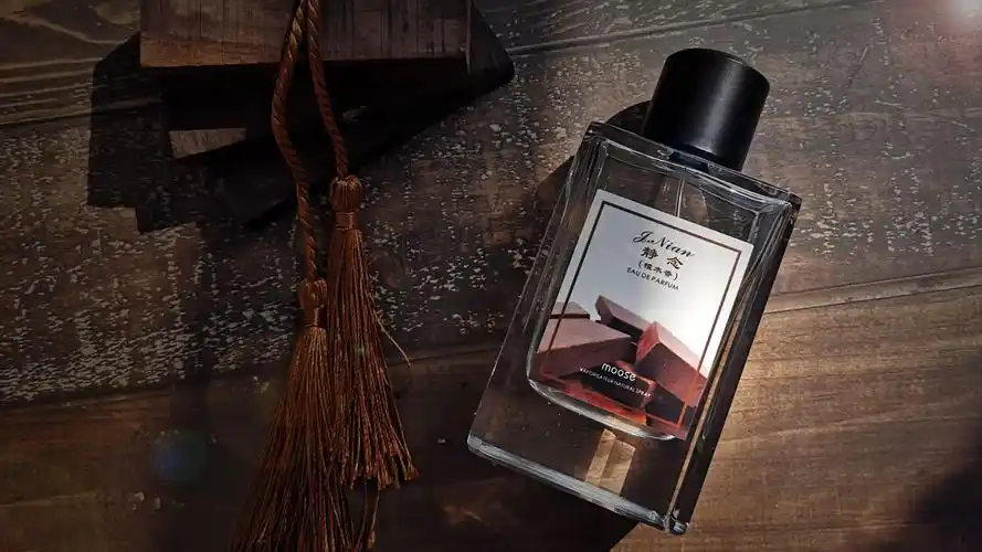 静念禅音泊心于纷繁之间香水推荐檀木香水