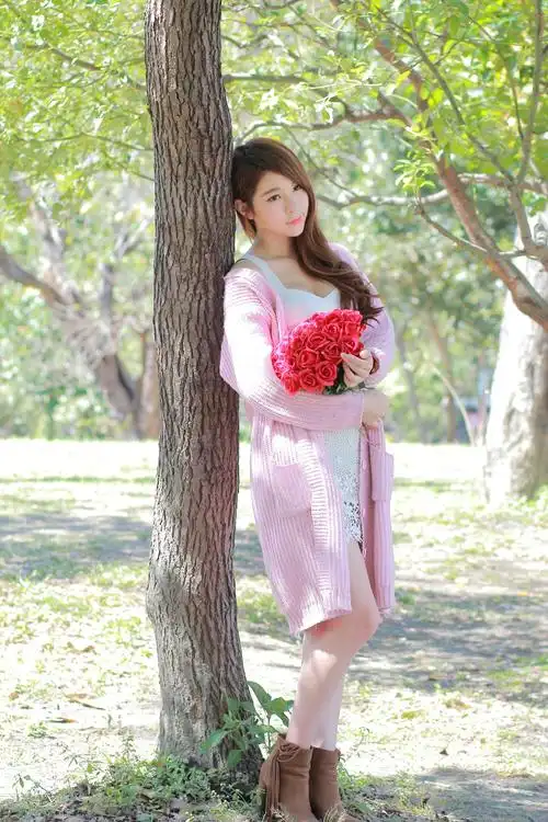 清新大胸美女唯美性感写真图片