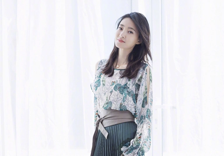 王丽坤最不舍得删的照片,第4张是多少人的壁纸啊