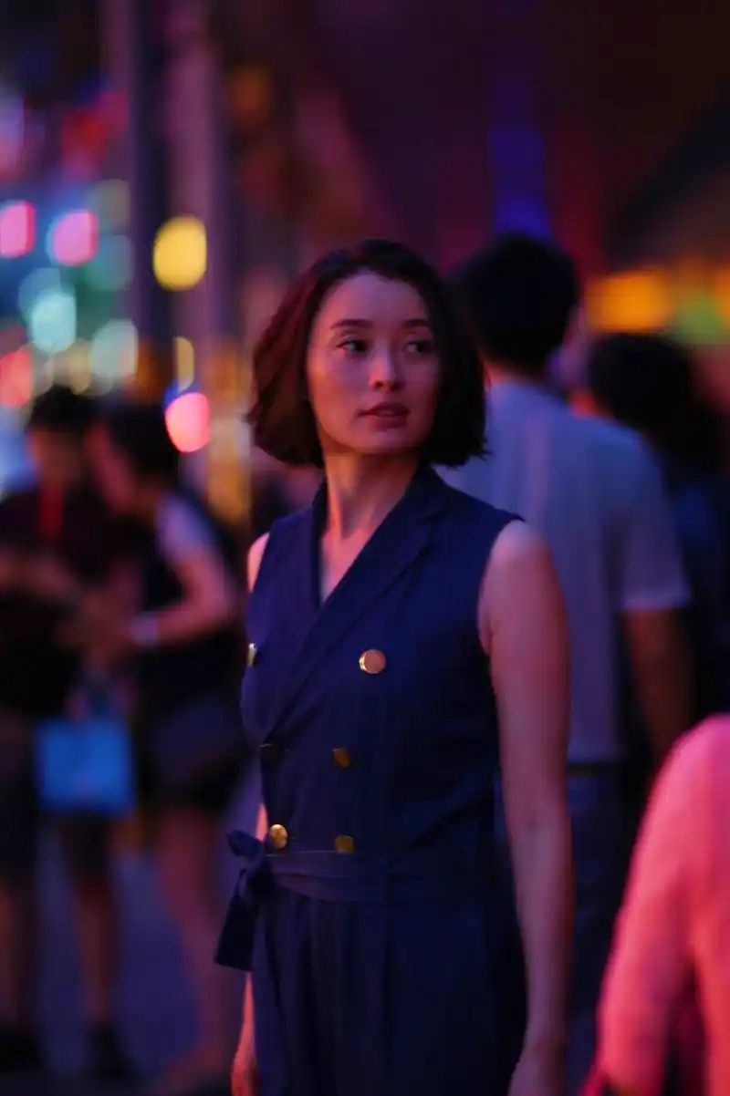 《扫黑风暴》"吴越"演技受好评,穿正装尽显端庄优雅,太有魅力