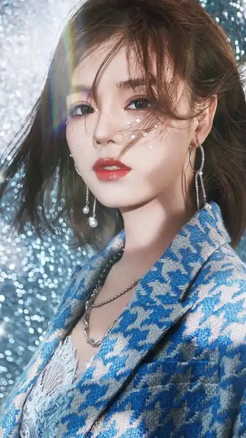 黄霄云,能否摆脱邓紫棋的影子?黄霄云,一个98年出生,年仅2 - 抖音