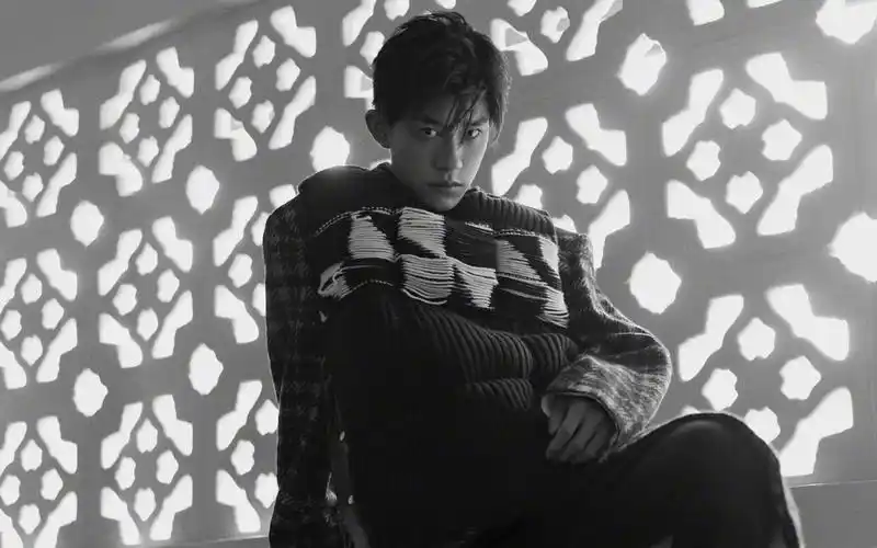 易烊千玺杂志封面写真高清壁纸高清大图预览1920x1200_大陆明星下载_