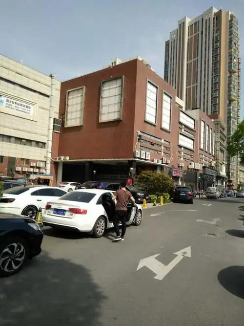 听说前日太仓五洋广场4楼足浴店遭遇突击检查,然后结果却