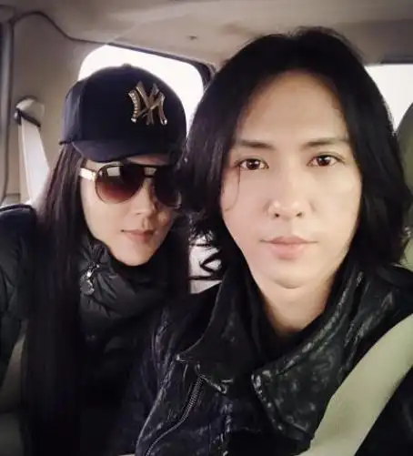 披荆哥哥"人气王"张淇:32岁成了黑豹主唱,与御姐范老婆丁克多年