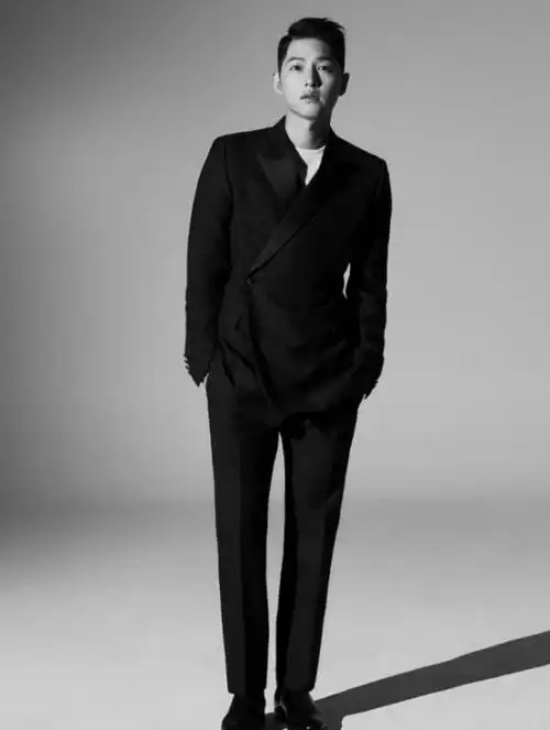 原创宋仲基离婚后首拍写真一脸油腻大变样宋慧乔看完真不后悔