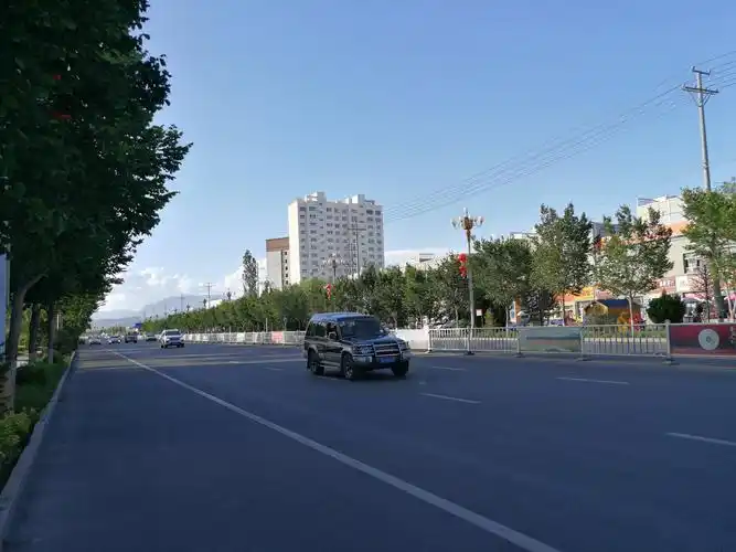 新疆行(之二):坎儿井——和静县——查汗努尔达坡——巴音布鲁克草原