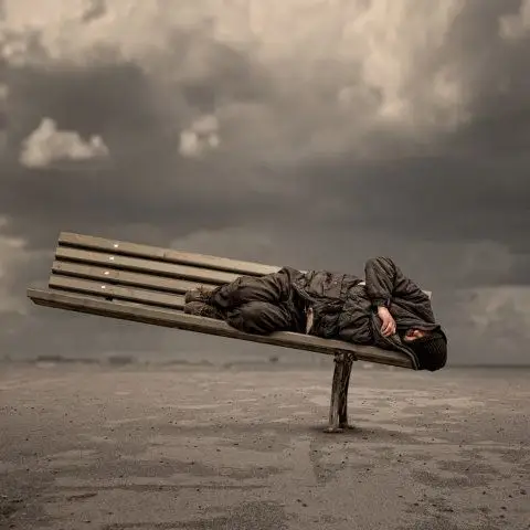 【那些坐在公园板凳上思考人生的人】