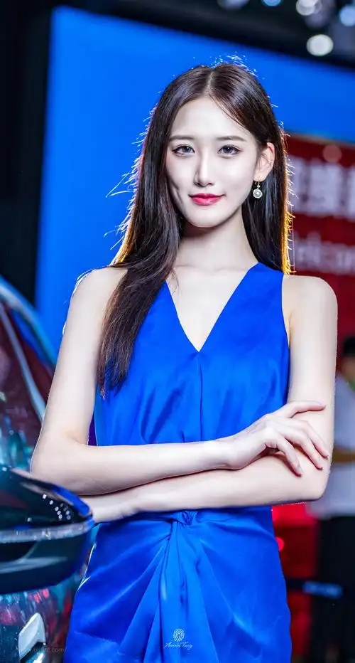 天生丽质车模美女抖音最火仙女壁纸